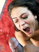 He's a hottie with a body ready to be fucked by 2 huge salami. it's unbelievable what she does to these cocks