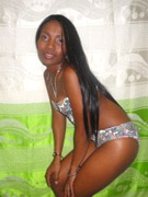 She rubs her cooch outdoors to squirt heavily