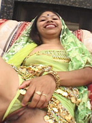 Indian teen strips to soak in the nice warm tub