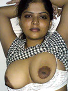 Gorgoeus babe in shower soaping boobs